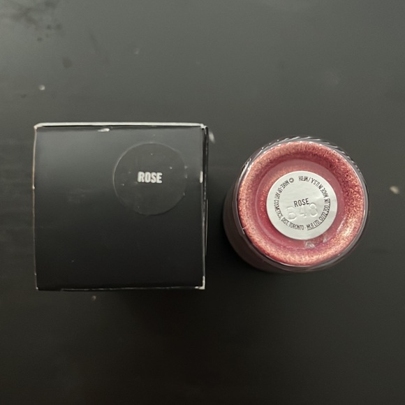 Mac rose pigment - Picture 2 of 2